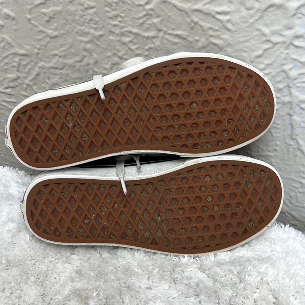 Vans Old Skool Skate Shoe - Picture 11 of 13
